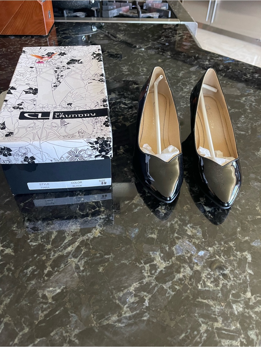 Laundry By Shelli Segal Black Patent Pointed Toe Heel